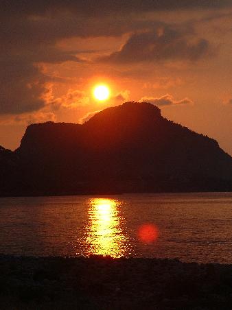 Sonnenuntergang über Cefalu vom Campingplatz aus gesehen