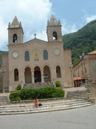 Wallfahrtskirchlein Gibilmanna in den Bergwäldern der Madonie