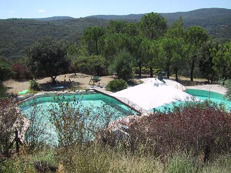 Der schöne Pool inmitten von Lavendel und Rosmarin - mit Traumblick ins Tal