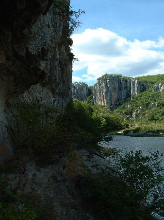 Wir genießen die Ruhe am Fluss