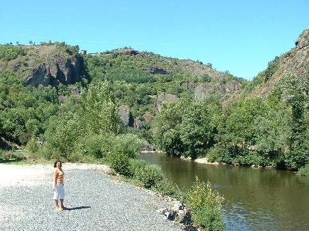 Die schwarzen Lavafelsen bei Monistrol de'l Allier