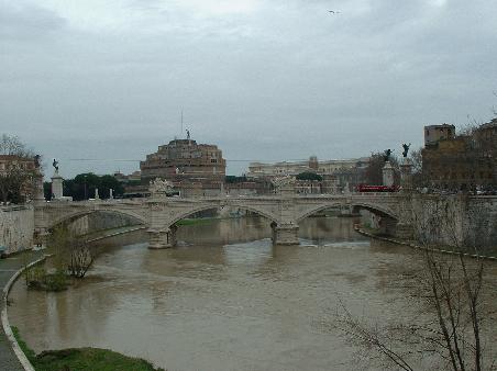Castel Sant' Angelo - die Engelburg am Ufer des Tiber
