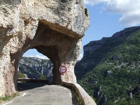 Bergsträßchen durch die Gorges de la Nesque