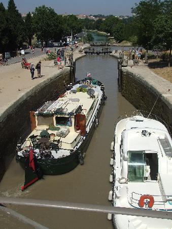 Die Schleusentreppe von Foncerannes am Canal du Midi in Beziers
