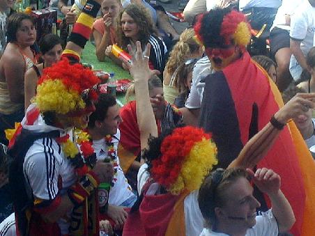 Unsere Kids im WM- Fieber beim Eröffnungsspiel gegen Costa Rica