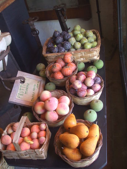 Früchte aus Alabaster