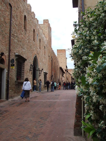 Gässchen in der Altstadt Certaldos