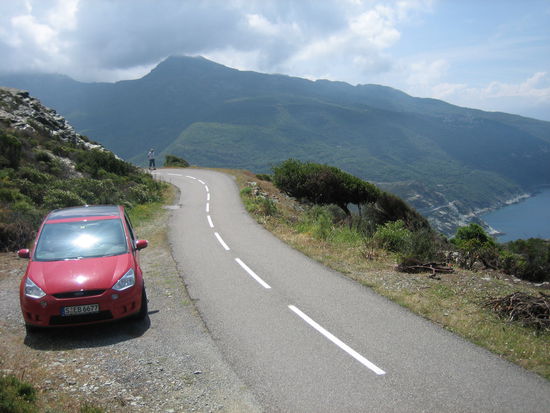 Die D33 - kaum breiter als unser Auto