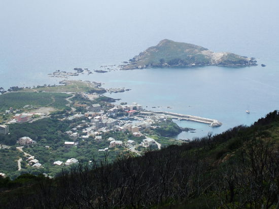 Blick vom Col de la Serra auf Centuri Port