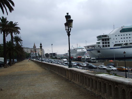 Blick zum Fährhafen