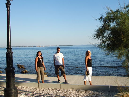 Auf dem Weg zum Nachtmarkt in Vir