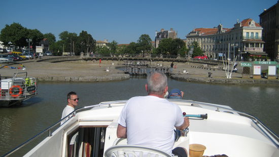 Weiter geht es auf dem Canal durch Carcassonne