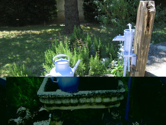 ... mit liebevoll gestaltetem Garten...