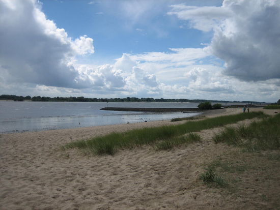 Elbestrand vor dem Campingplatz