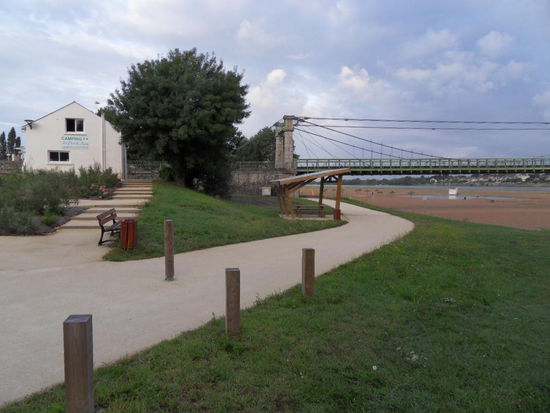 "Camping Le Port de Loire"