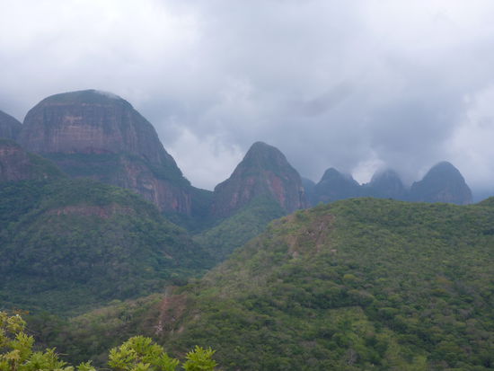 Blick auf die Berge El Vulcan