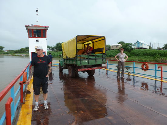 Die Fähre über den Fluss Paraguay