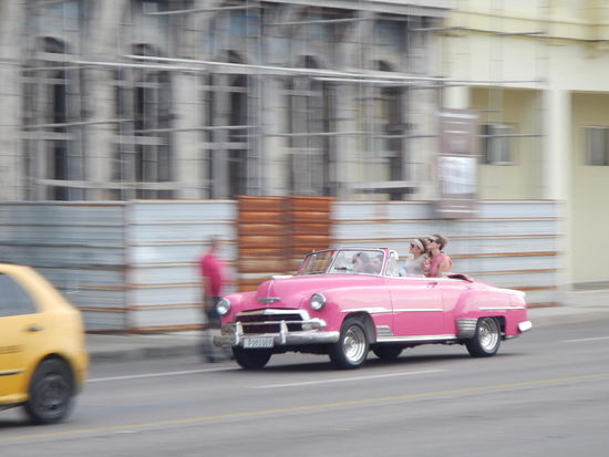 Als Tourist kann man sich so ein Taxi mieten um mal das feeling von so einem Auto zu kriegen