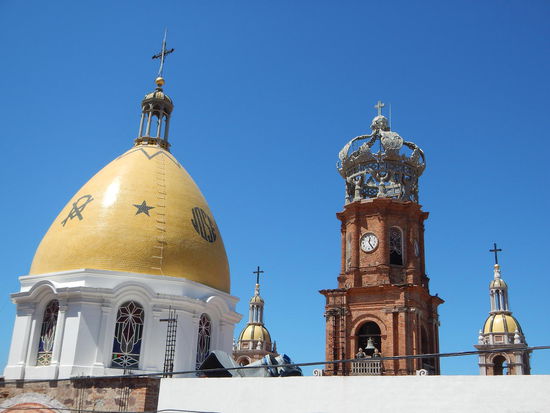 Der spezielle Kirchenturm der Hauptkirche wo Liz Taylor und Richard Burton heitateten.