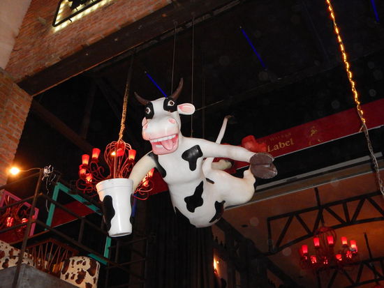 Am Abend geht die Post ab in den zahlreichen Clubs am Malecon