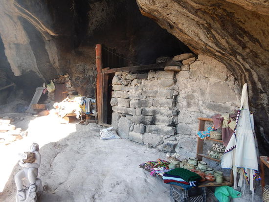 In solchen Höhlen wohnen oder besser gesagt kochen sie
