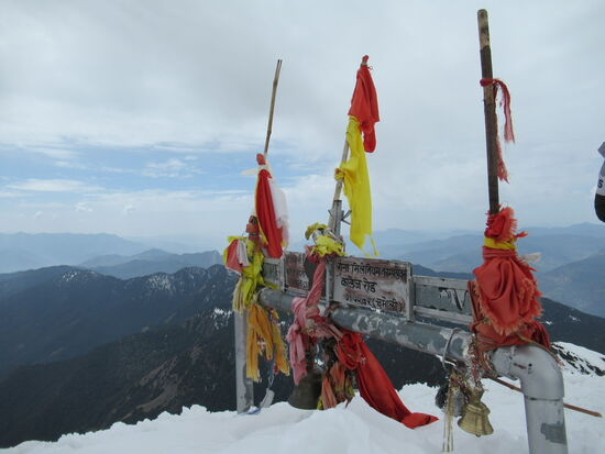 Auf dem Chandrashila-Gipfel
