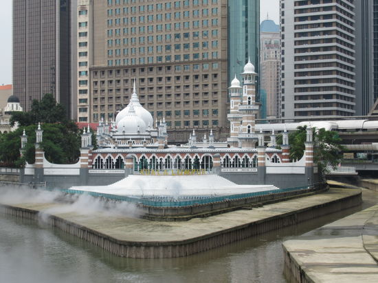 Hie wurde die Stadt gegründet beim Zusammenfluss der Flüsse Klang und Gombak.