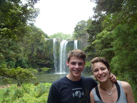 Echte Poser vor den kitschigen Falls.