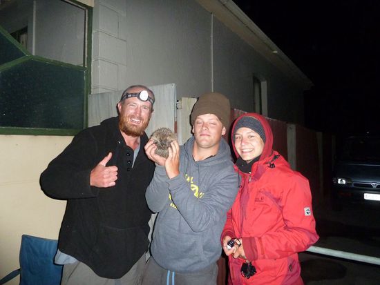 Damen, John und Katey. Der kleine Igel bekam natuerlich den Namen Russel...