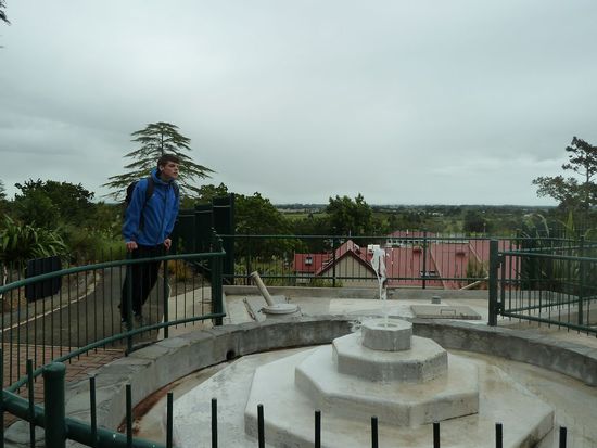 Da hat man sich schon drueber lehnen muessen, um das ''Beeindruckende'' richtig zu sehen.