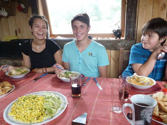 traditionelles chilenisches Essen: Cazuela und Empanadas