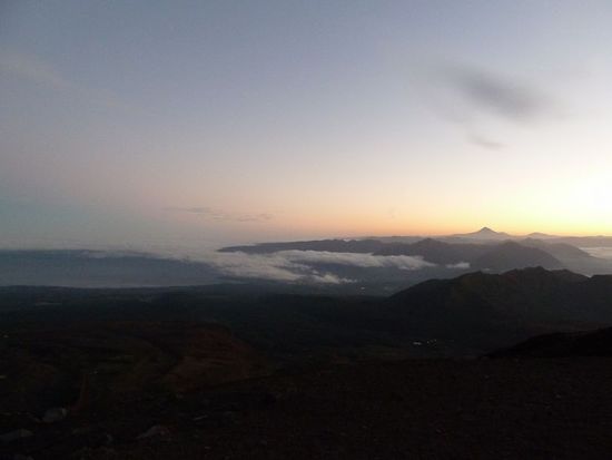 Sonnenaufgang beim Vulkanaufstieg