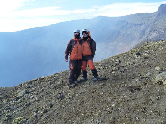 Krater erreicht!!!! Aber sooo viel Rauch und Gase...