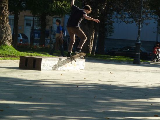 Viele Skater hier, einige habens ziemlich drauf.