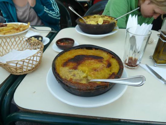 Das eher suesse Nationalgericht "Pastel del Choclo"