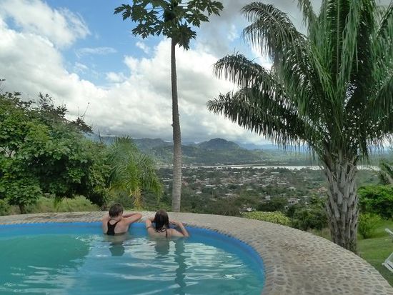 Pool mit Blick auf Rurre