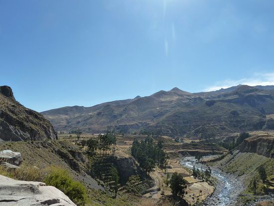 Der Fluss Colca, der sich durschlaengelt