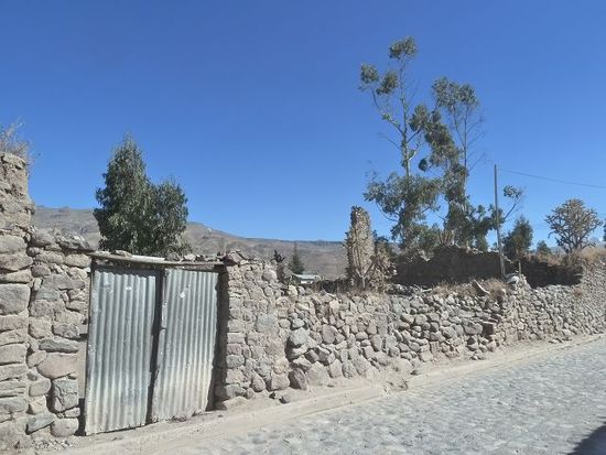 Die Bewohner sind halt auch keine Incas, siehe Mauern