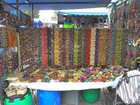 Falls jemand Schmuck sucht, da koennte dieserjenige fuendig werden.