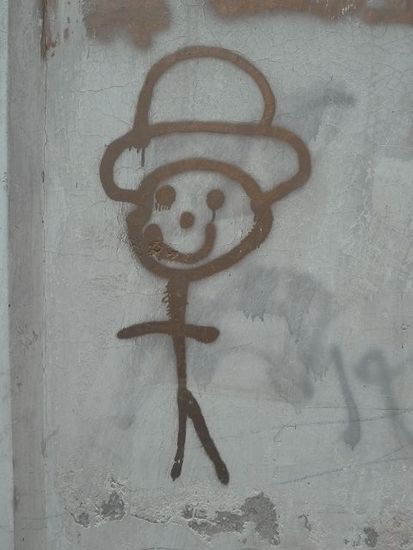 Lexis Lieblingsgraffiti - auch die Strichmaennchen tragen Huete im Stil der Cholitas