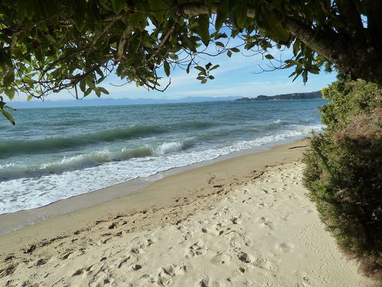 Unser Warteplatz fuer die Bootsfahrt
