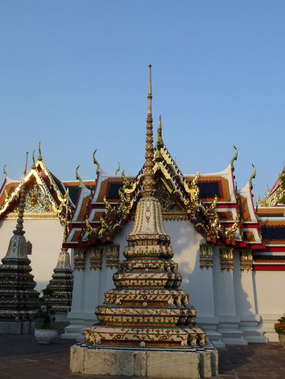 Wat Pho ( das Hauptgebäude war mit einem Gerüst versehen) aber der Inhalt zählt