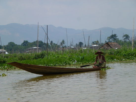 Das letzte Stück des Trekkings ging über den See (natürlich im Boot)