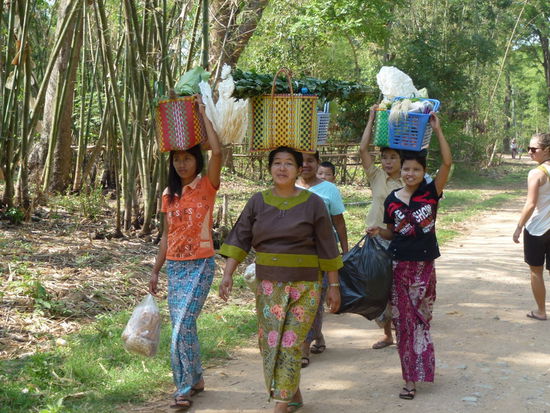 ...noch mehr Einkaufstüten...