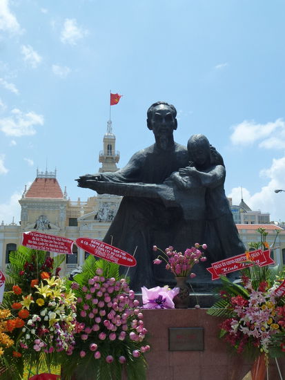 Onkel Ho hat morgen Geburtstag