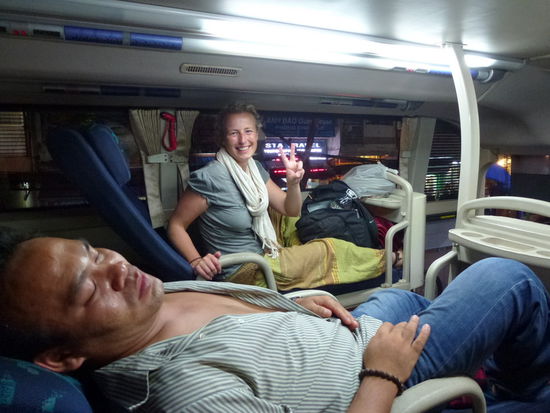 Ha ha, ein Bus mit Etagenbetten, habe ich vorher noch nie gesehen, aber super bequem!