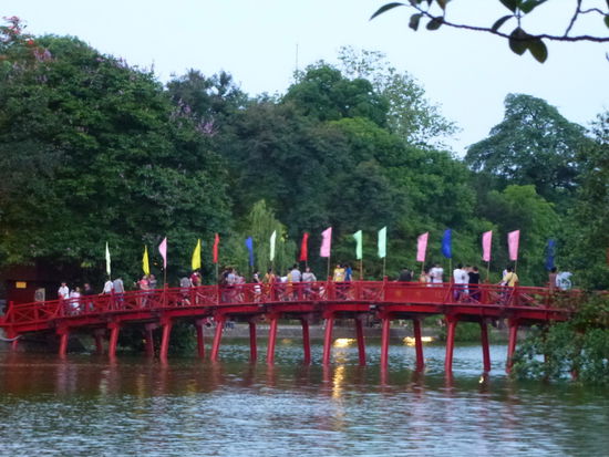 Hoan Kiem lake, Jadebergtempel