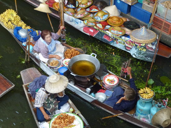 Garküche auf dem Wasser