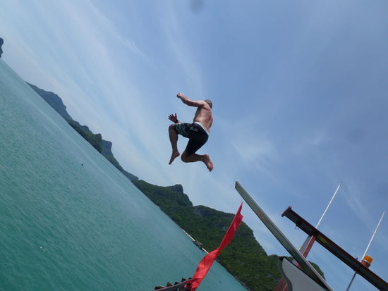 Zwischendurch erfrischte immer wieder ein Sprung ins kühle Nass