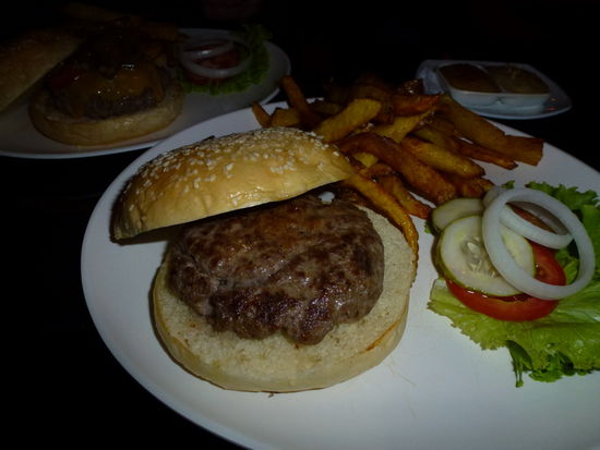 So ein Seetag macht hungrig! Handmade-Burger im Grave/ Had Yao!